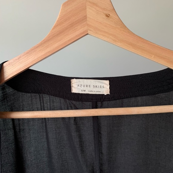 Aritzia - Cape / Shawl - Picture 2 of 3